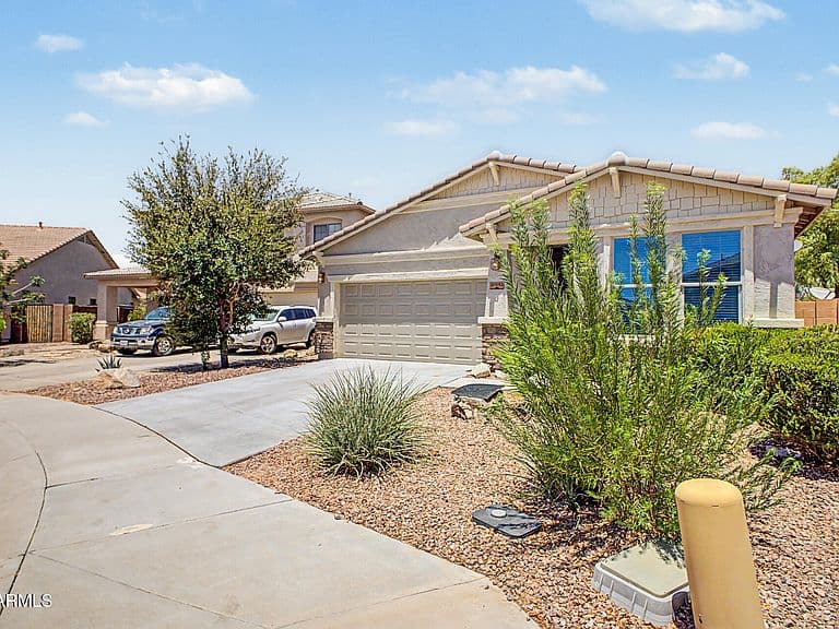 41592 W ELM Drive photo 4
