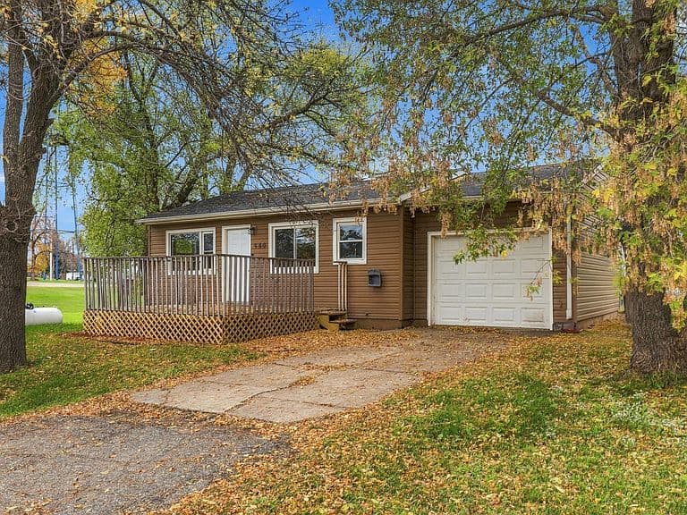 440 2nd St photo 1