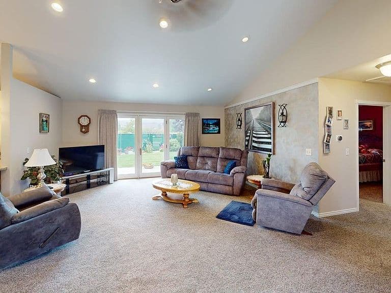 205 Indian Lookout Dr photo 4