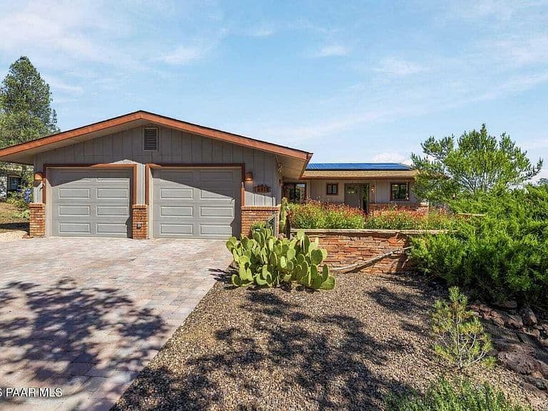 4936 Antelope Dr photo 1