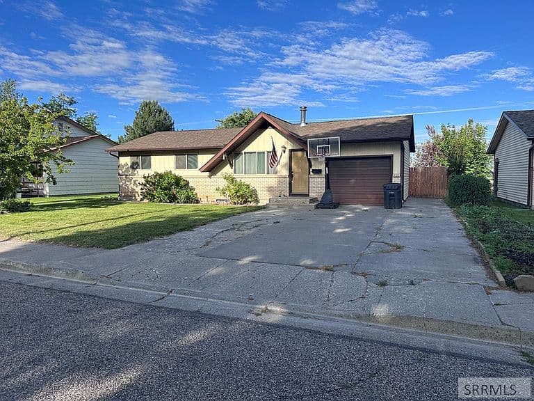 1377 Melody Dr photo 1
