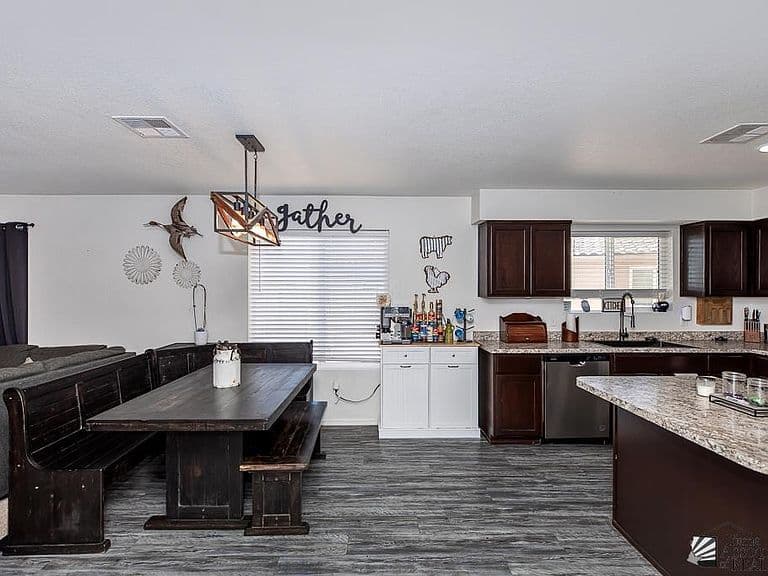 4502 S Sunflower Dr photo 3