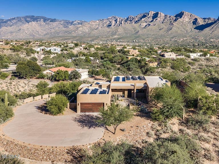 10875 N Poinsettia Dr photo 2