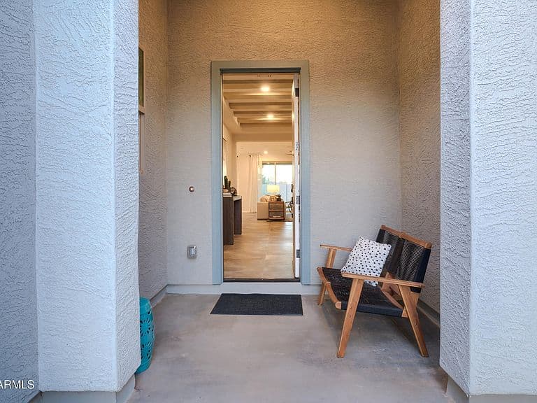 5022 W CAPISTRANO Avenue photo 2