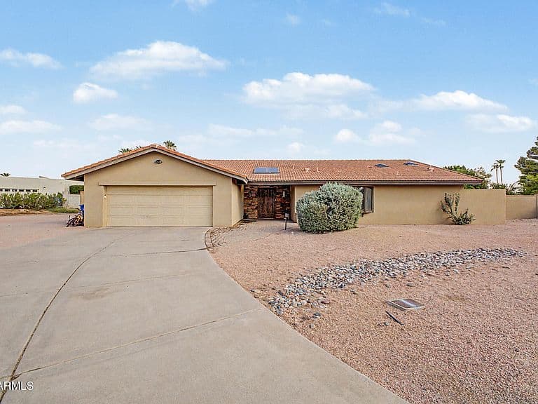 6921 E VOLTAIRE Avenue photo 2