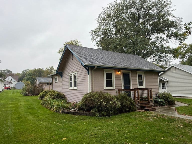 423 Hansina Ave photo 3