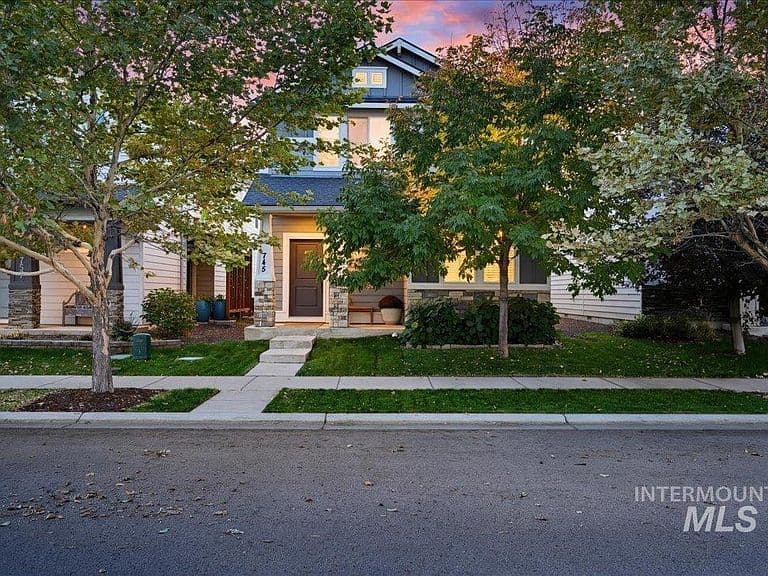 745 E Springloyd St photo 3