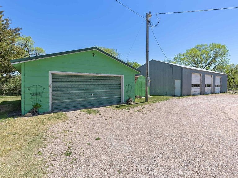 3845 Twilight Dr photo 4