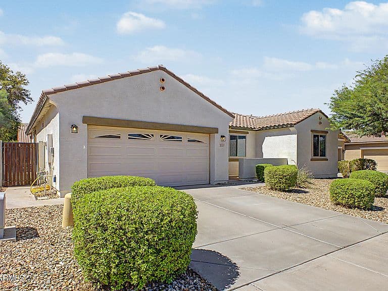 2217 W ALICIA Drive photo 2