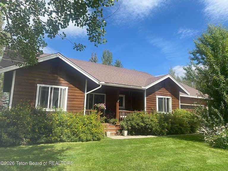 865 Seneca Ln photo 2