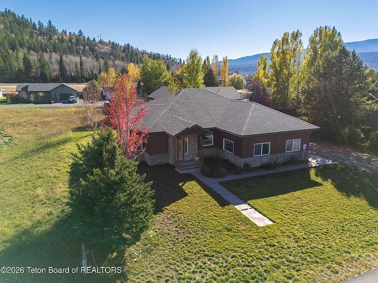 326 Snake River Dr photo 2