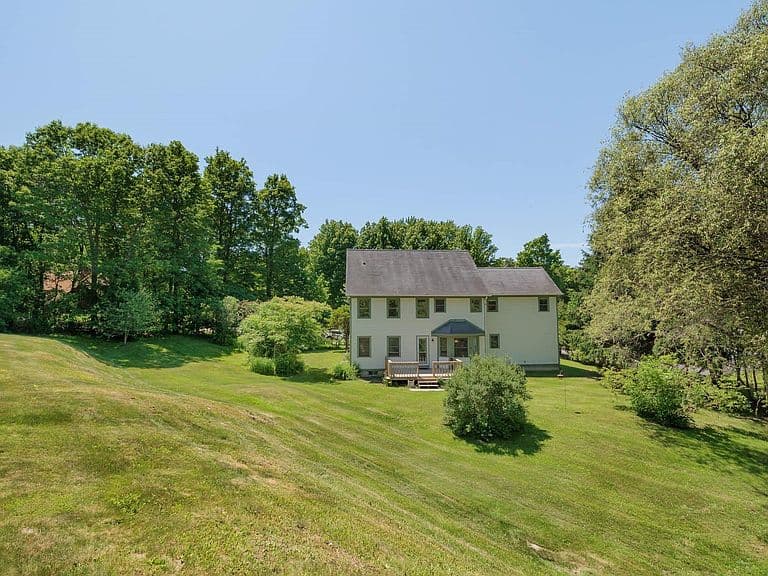 72 Morrill Drive photo 2