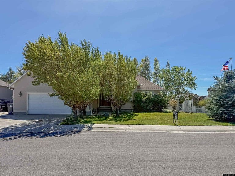 2426 Cripple Creek Dr photo 1