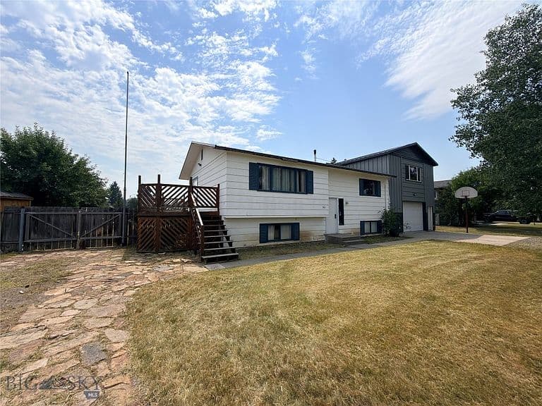 302 McEwen Dr photo 2