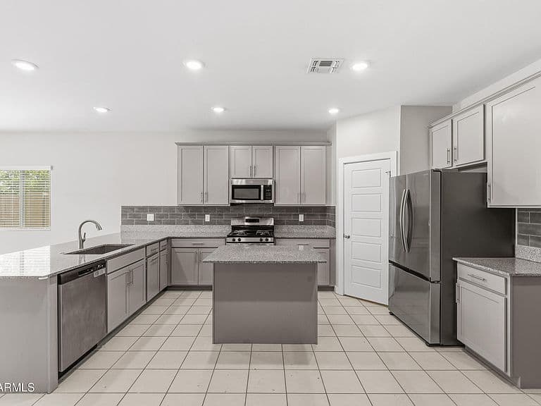 35406 W SANTA BARBARA Avenue photo 1