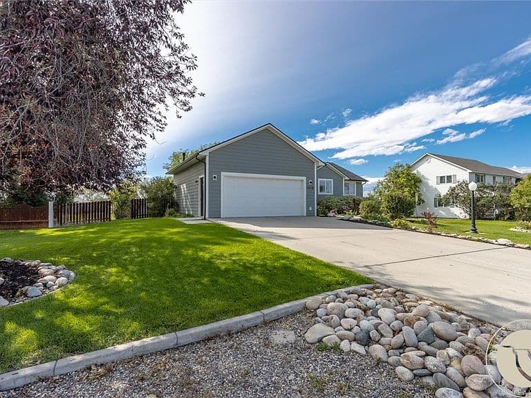 3518 Pebble Brook Dr photo 3