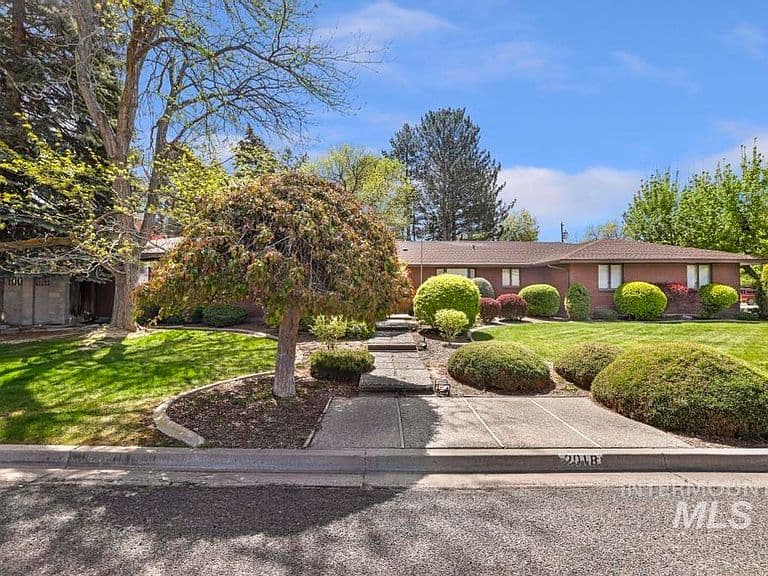 2018 Rancho Vista Dr photo 4