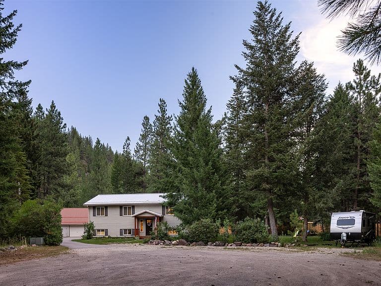 19420 Trout Ln photo 2