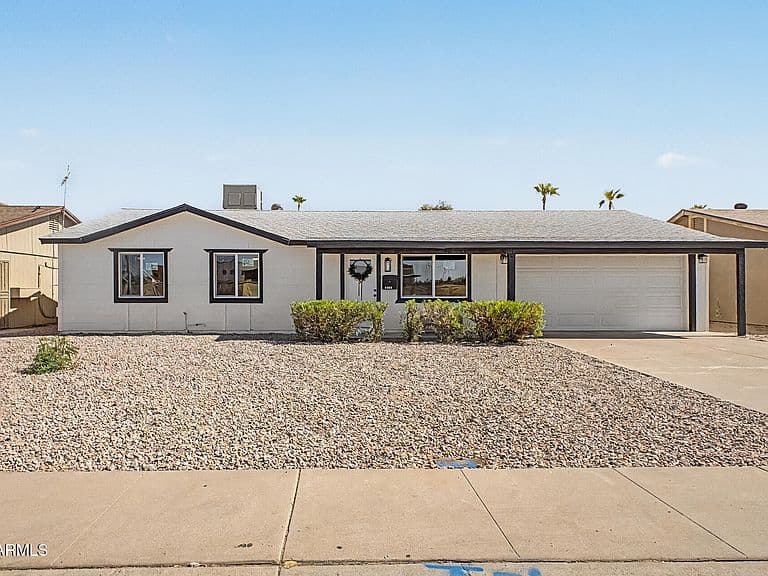 3611 E DELCOA Drive photo 1