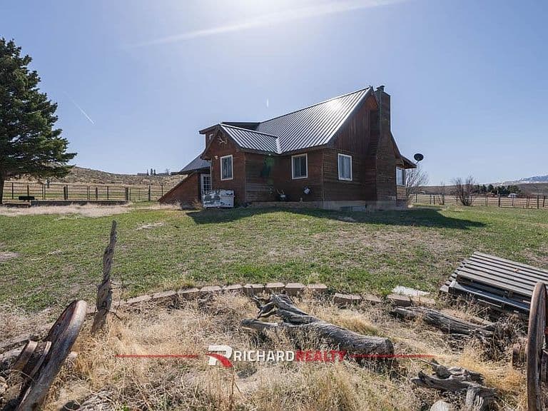 16 Caddis Ln photo 2