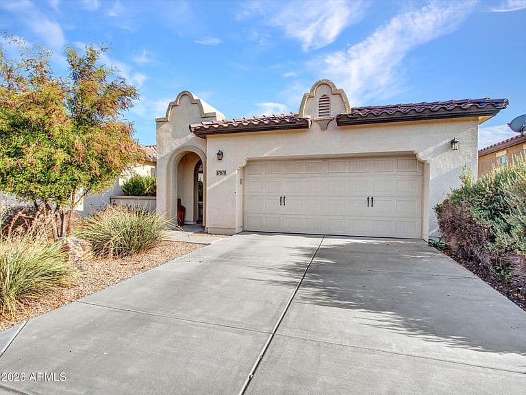 17579 W CEDARWOOD Lane photo 1