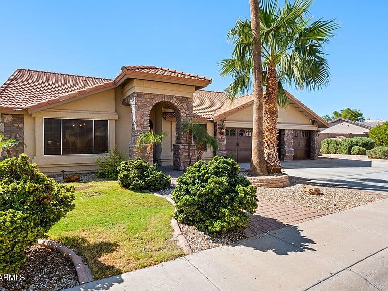 5505 W LONE CACTUS Drive photo 3