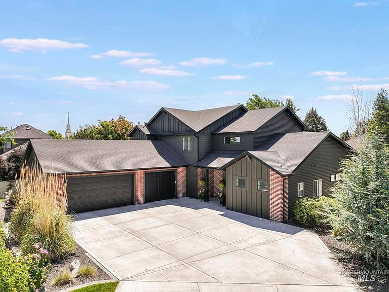 1470 Pillar Cir photo 1