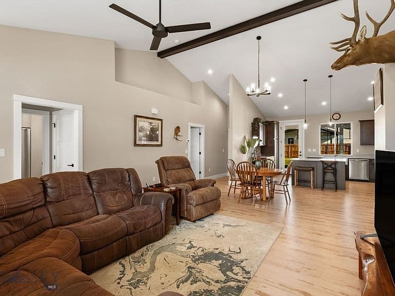 2217 Oriole Dr photo 3