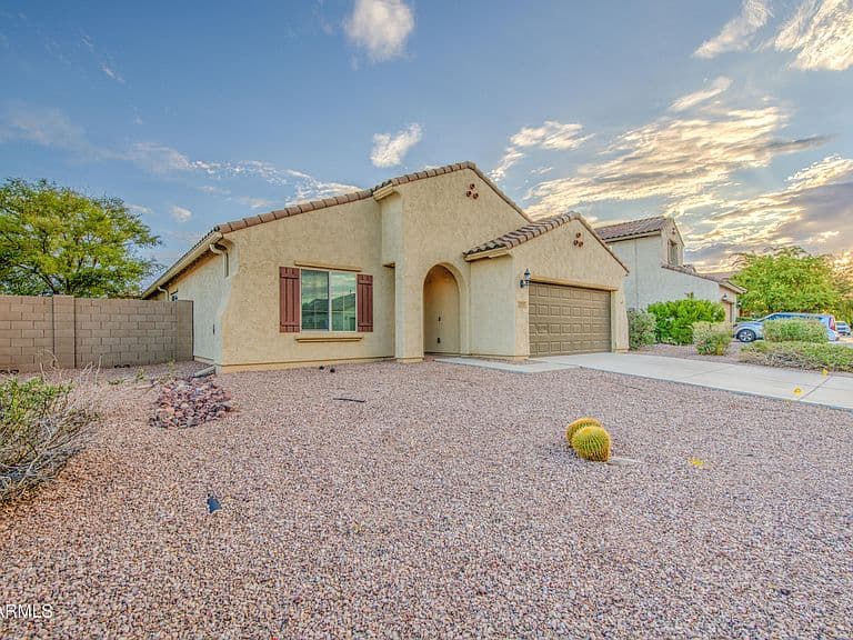 17517 W PINNACLE VISTA Drive photo 4