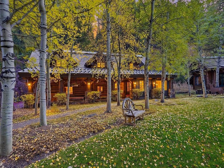 320 Shady Ln photo 1