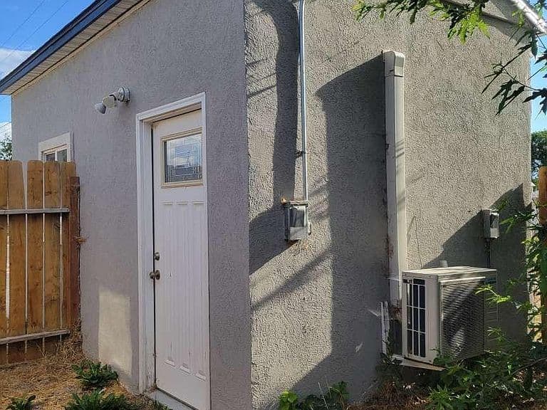 1129 6th Ave E photo 4
