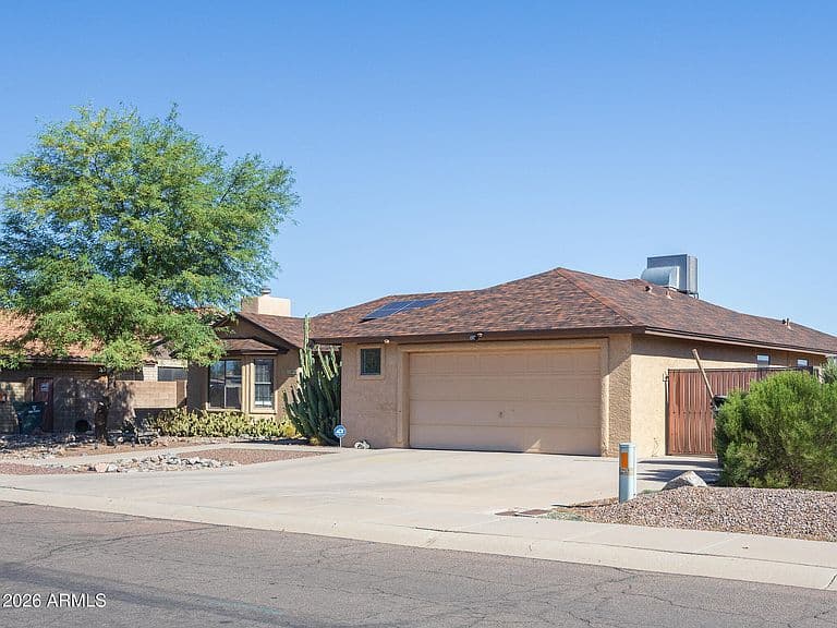 1156 E SUNSET Drive photo 4