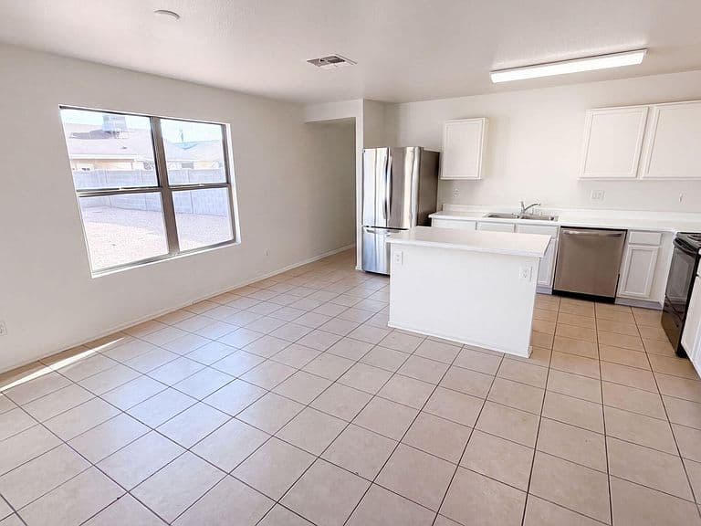 11517 W LARKSPUR Drive photo 2