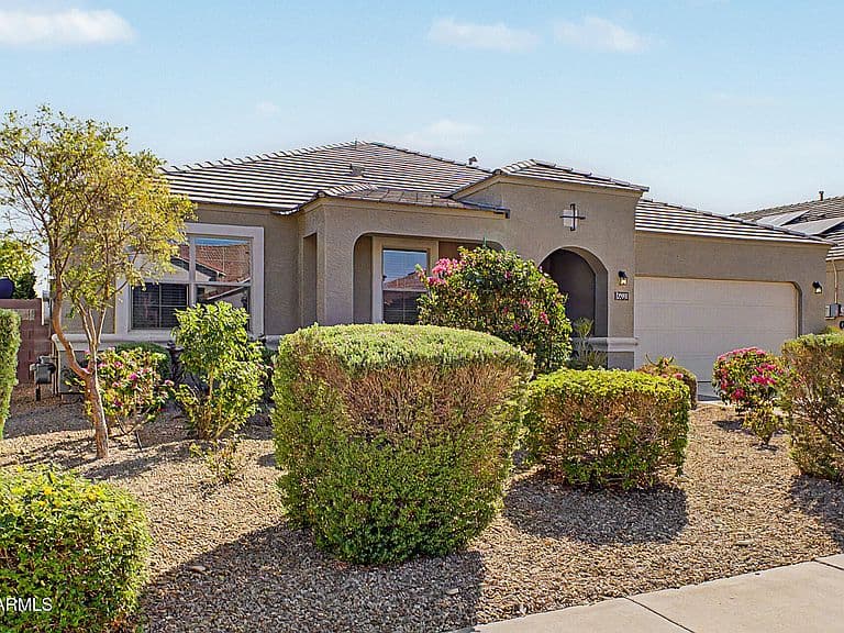 29991 W Freda Lane photo 2