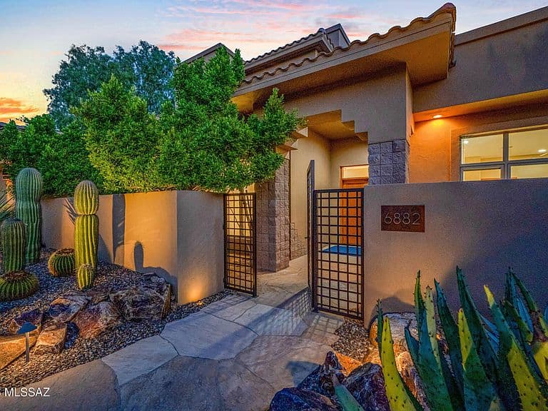6882 E Desert Wind Ct photo 3