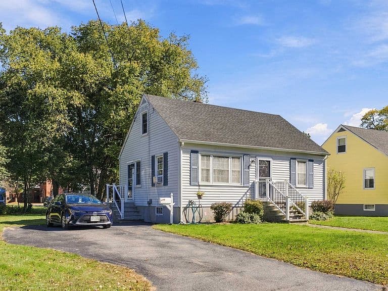 24 Colby Street photo 1