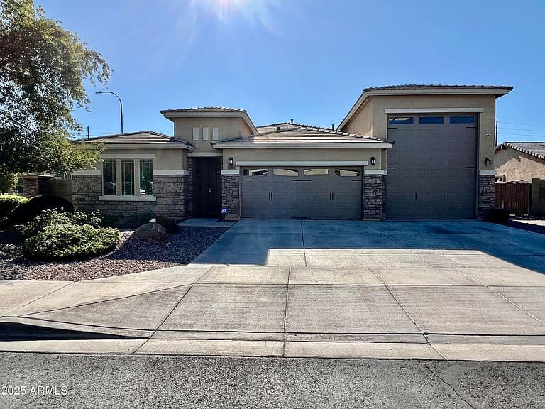 10605 W Catalina Drive photo 1