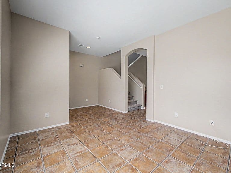 15348 W DREYFUS Street photo 4