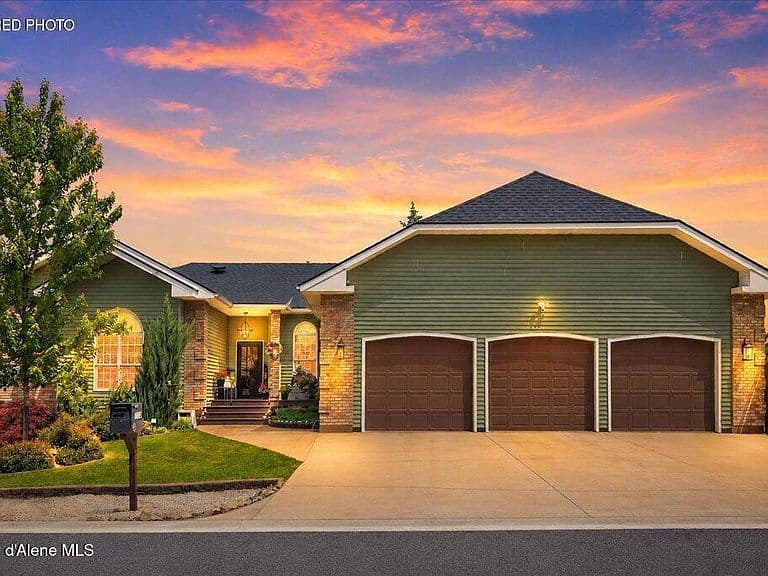 1219 E Loch Haven Dr photo 1