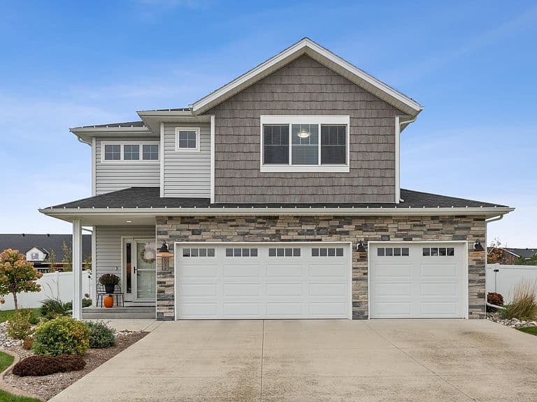 6054 Autumn Dr S photo 1