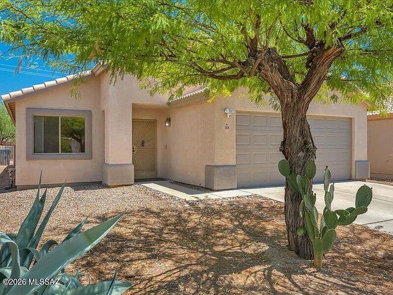 2818 W Medallion Dr photo 2