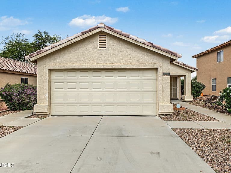 12008 W Windrose Drive photo 2