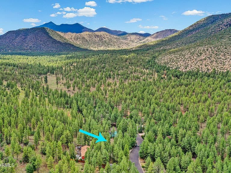 3919 N Paradise Road photo 2