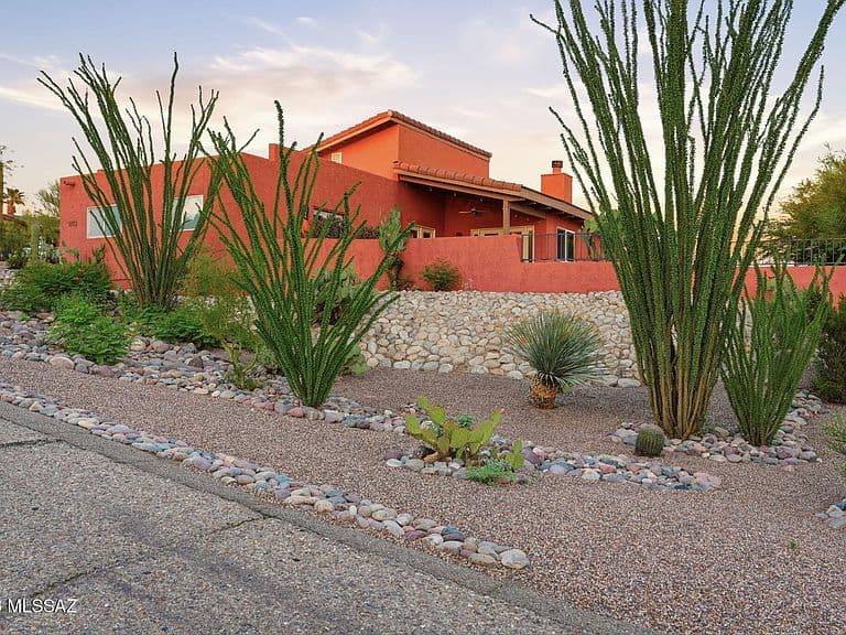 5772 N Camino Del Conde photo 2