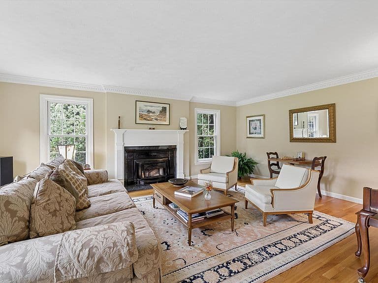 10 Puritan Drive photo 5