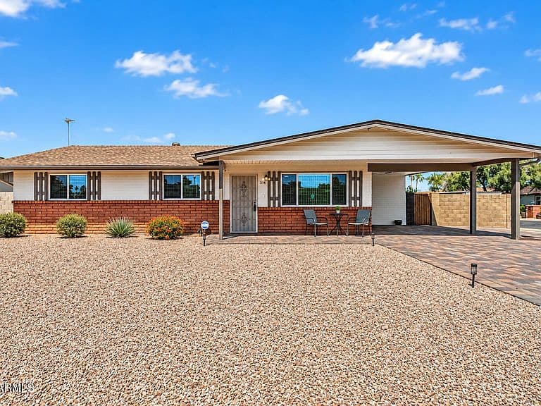 314 W PINON Avenue photo 1