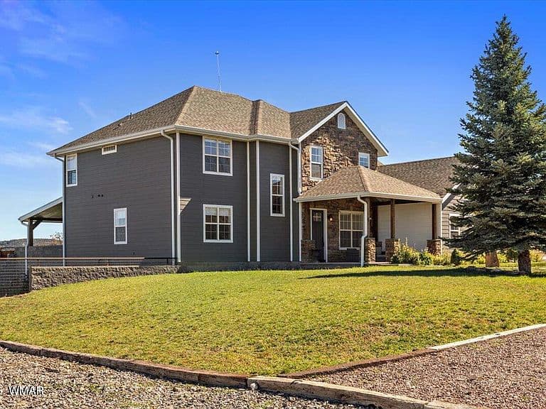 1243 S Skycrest Dr photo 3