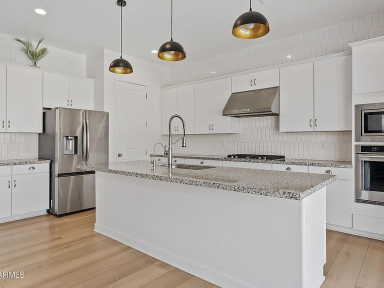 10204 E THUNDERBOLT Avenue photo 4
