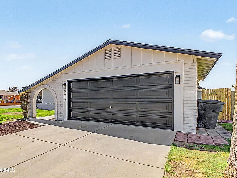 5617 W COCHISE Drive photo 4