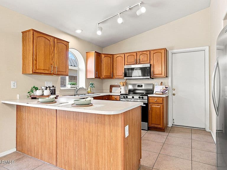 12721 W PALM Lane photo 3
